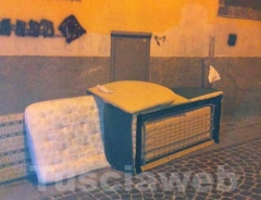 I rifiuti in via Orologio vecchio