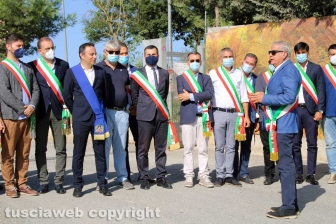 Viterbo - La protesta dei sindaci alla discarica