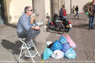 Rifiuti, manifestazione a piazza del comune
