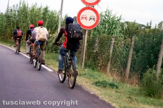 Viterbo - Lavoratori in bicicletta a Castel d'Asso