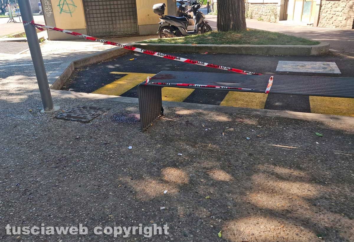 Viterbo - Rissa a bottigliate o coltellate nella notte in viale Trento, un ferito