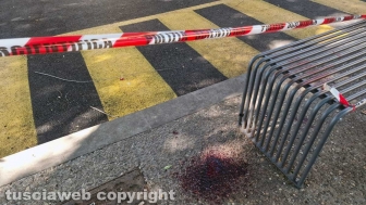 Viterbo - Rissa a bottigliate o coltellate nella notte in viale Trento, un ferito