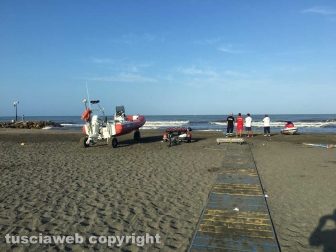 Ritrovato il corpo del ragazzo disperso in mare