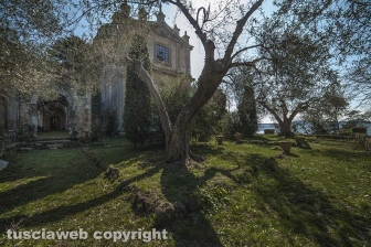 Bolsena - Isola Bisentina, chiesa dei santi Giacomo e Cristoforo