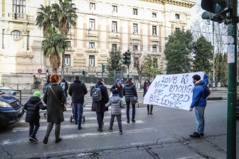 Roma invasa dai cartelli dedicati all'amore