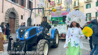 Carnevale - Ronciglione - La sfilata di carri e gruppi