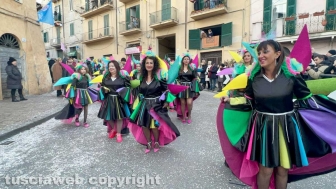 Carnevale - Ronciglione - La sfilata di carri e gruppi