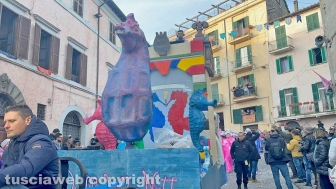 Carnevale - Ronciglione - La sfilata di carri e gruppi