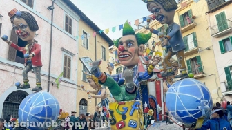 Carnevale - Ronciglione - La sfilata di carri e gruppi