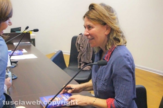 Sabina Guzzanti ai Pirati della bellezza