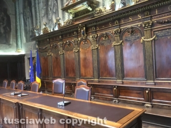 Viterbo - Sala del consiglio deturpata