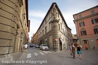 Viterbo - Via Cavour