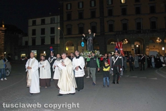 Viterbo - San Francesco, la processione per le vie del centro storico