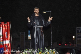 Viterbo - San Francesco, la processione per le vie del centro storico
