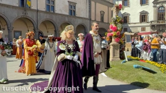 San Pellegrino in fiore - Seconda giornata - Il corteo storico delle famiglie nobili dei musici e delle sbandieratrici del Pilastro