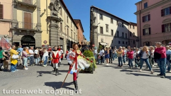 San Pellegrino in fiore - Seconda giornata - Il corteo storico delle famiglie nobili dei musici e delle sbandieratrici del Pilastro