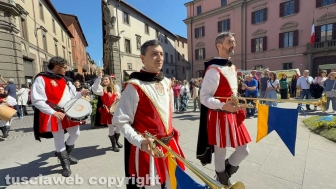San Pellegrino in fiore - Seconda giornata - Il corteo storico delle famiglie nobili dei musici e delle sbandieratrici del Pilastro