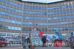 Il sit-in alla Cittadella della salute