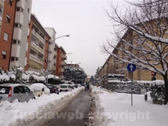 Santa Barbara sotto una montagna di neve