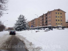Santa Barbara sotto una montagna di neve