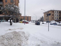 Santa Barbara sotto una montagna di neve