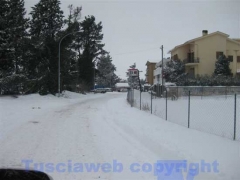 Santa Barbara sotto una montagna di neve
