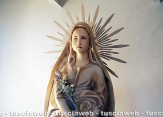 Gloria - La statua di santa Rosa dipinta