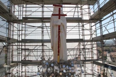 La statua della Santa in cima alla Macchina