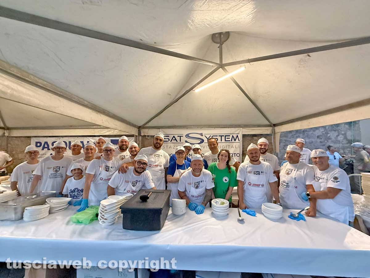 Viterbo - Santa Rosa - La cena dei facchini a piazza San Lorenzo