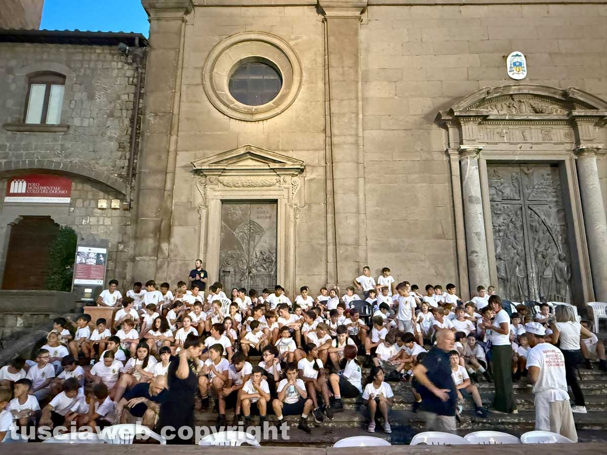 Viterbo - Santa Rosa - La cena dei facchini a piazza San Lorenzo