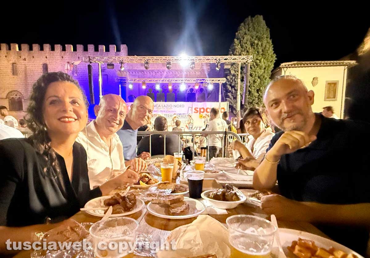 Viterbo - Santa Rosa - La cena dei facchini a piazza San Lorenzo - Chiara Frontini e Fabio Cavini