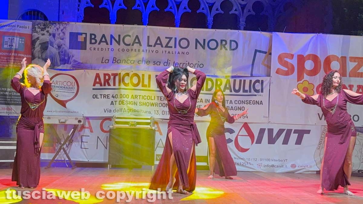 Viterbo - Santa Rosa - La cena dei facchini a piazza San Lorenzo