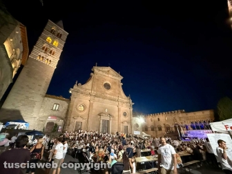 Viterbo - Santa Rosa - La cena dei facchini a piazza San Lorenzo