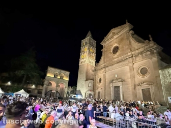 Viterbo - Santa Rosa - La cena dei facchini a piazza San Lorenzo