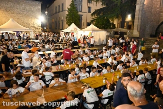 Santa Rosa - Le cene dei facchini a piazza San Lorenzo