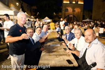 Santa Rosa - Le cene dei facchini a piazza San Lorenzo