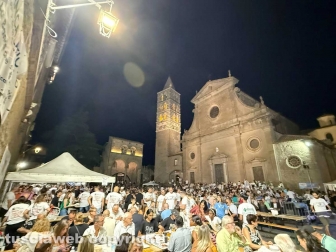Santa Rosa - Le cene dei facchini a piazza San Lorenzo