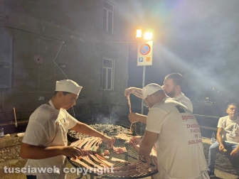 Santa Rosa - Le cene dei facchini a piazza San Lorenzo