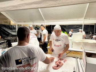 Santa Rosa - Le cene dei facchini a piazza San Lorenzo