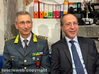 Il comandante della Guardia di finanza Carlo Pasquali e il prefetto Gennaro Capo