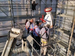 La statua in cima a Fiore del Cielo