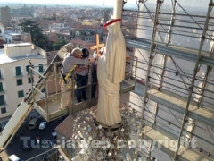 La statua in cima a Fiore del Cielo