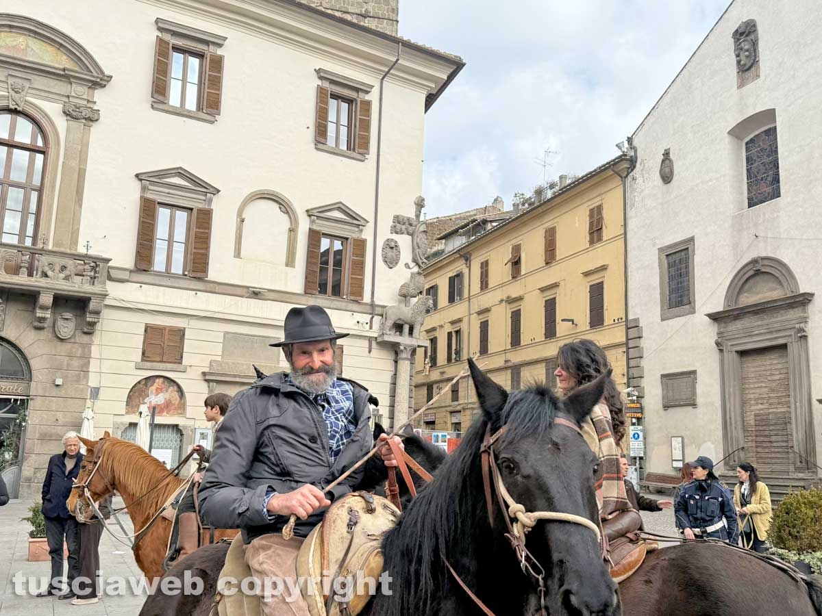 Viterbo - Piazza del Comune - Sant’Antonio abate - La benedizione degli animali
