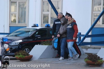Scacco alla Mafia nel Viterbese - Gli arrestati all'uscita dalla caserma dei carabinieri