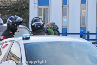 Scacco alla Mafia nel Viterbese - Gli arrestati all'uscita dalla caserma dei carabinieri