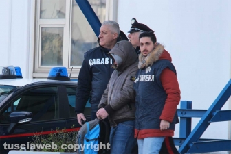 Scacco alla Mafia nel Viterbese - Gli arrestati all'uscita dalla caserma dei carabinieri