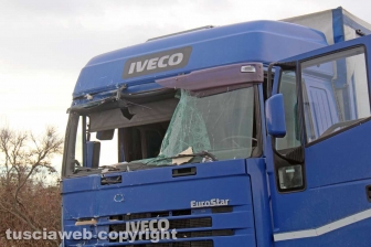 Viterbo - Schianto camper-camion, morto bimbo