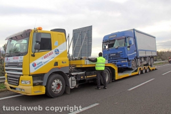 Viterbo - Schianto camper-camion, morto bimbo