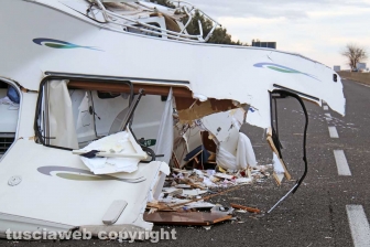 Viterbo - Schianto camper-camion, morto bimbo