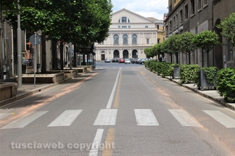 Scie rosse per le strade del centro